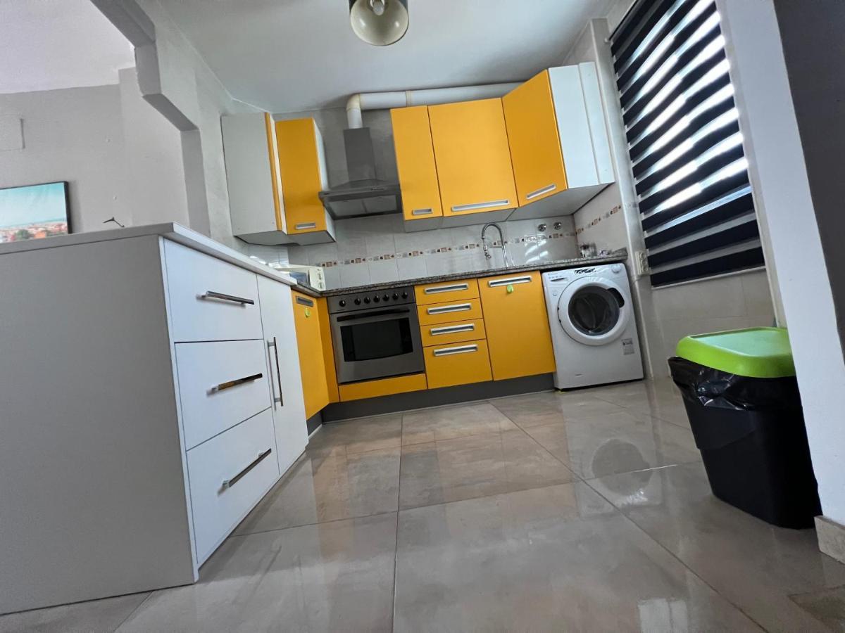 Huerto Apartment Lucena Luaran gambar